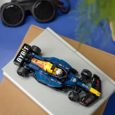 LEGO® Speed Champions: Samochód wyścigowy Oracle Red Bull Racing RB20 F1® (77243) zdjęcie 4