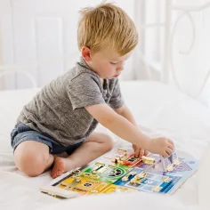 Melissa & Doug: Drewniana tablica manipulacyjna z zamkami i zasuwami rozwijająca umiejętności - Spin Master zdjęcie 3