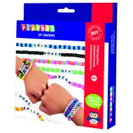PlayBox: Zestaw kreatywny do tworzenia bransoletek z kolorowymi i literowymi koralikami.