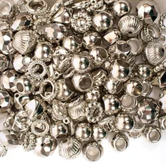 PlayBox: metaliczne koraliki do nawlekania 180 szt.