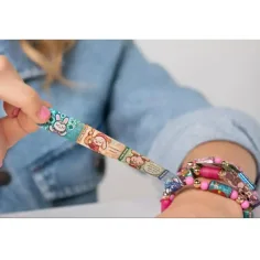 Sticki Rolls: Niespodzianka z naklejkami w kapsule z bransoletką zdjęcie 3