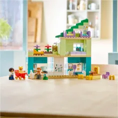 LEGO® DUPLO®: 3 w 1 nowoczesny dom rodzinny z figurkami (10470) zdjęcie 5