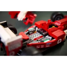 LEGO® Icons: Ferrari F2004 i Michael Schumacher (11375) zdjęcie 8