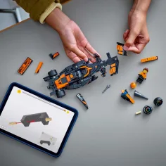 LEGO® Speed Champions: McLaren F1® Team MCL38 samochód wyścigowy (77251) zdjęcie 3