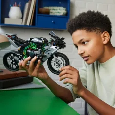 LEGO® Technic: motocykl Kawasaki Ninja H2R (42170) zdjęcie 6