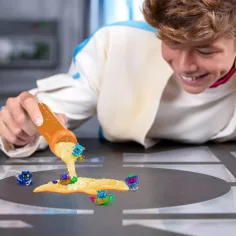 Mr. Beast: Laboratoria Szarańcz z probówką 5 sztuk zestaw 2. seria zdjęcie 3