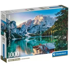Smaragdowe jezioro Braies 1000 elementów HQC puzzle z plakatem - Clementoni