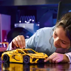 LEGO® Technic: Chevrolet Corvette Stingray (42205) zdjęcie 4