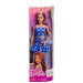 Barbie: Stylowa lalka Fashionista w niebieskiej sukience z glukometrem – Mattel