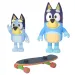 Bluey: Zestaw figurek do zabawy z Banditem i Blueyem na deskorolce