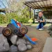 Hot Wheels Monster Trucks: Mega Tiger Shark RC samochód zdalnie sterowany - Mattel