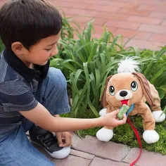 Peppy Pups: Brązowy pluszowy piesek z smyczą 28 cm zdjęcie 2