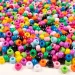PlayBox: Kolorowe koraliki cylindryczne w podstawowych kolorach, opakowanie 1000 sztuk
