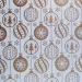 Złote ozdoby świąteczne wzorzysty papier do pakowania 200x70cm